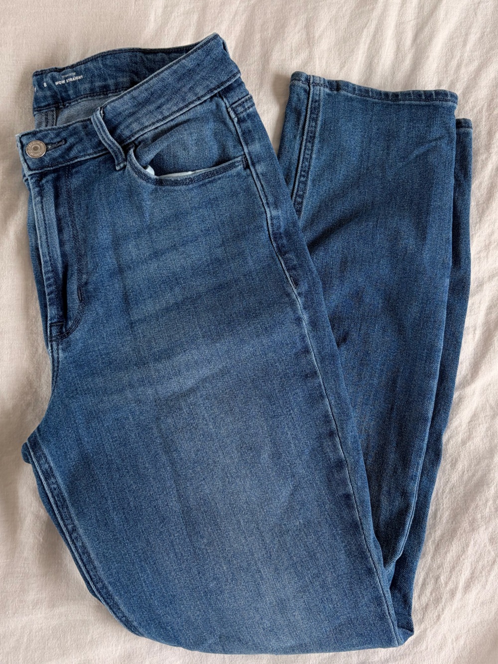 Old Navy High-Waisted Wow Straight Jeans Size 8 Medium Wash